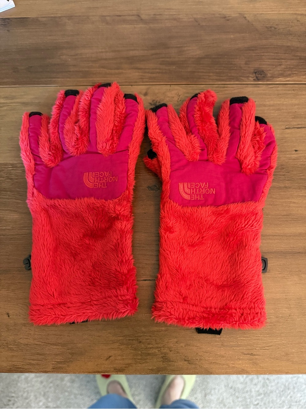 The North Face Red and Pink Mossbud Fleece Winter Gloves